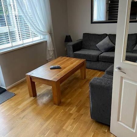 Garland Way 2 Bed House Sheffield Free Parking 5 Min From M1 Villa Mosborough Buitenkant foto