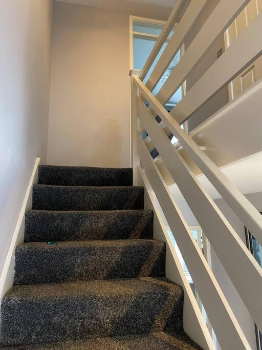 Garland Way 2 Bed House Sheffield Free Parking 5 Min From M1 Villa Mosborough Buitenkant foto